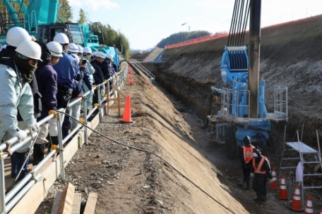 ★吉井川寺山地区災害復旧工事 (ハットクラッシュ)